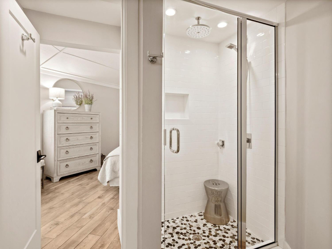 Bathroom 3, Night Heron 6, Beaufort