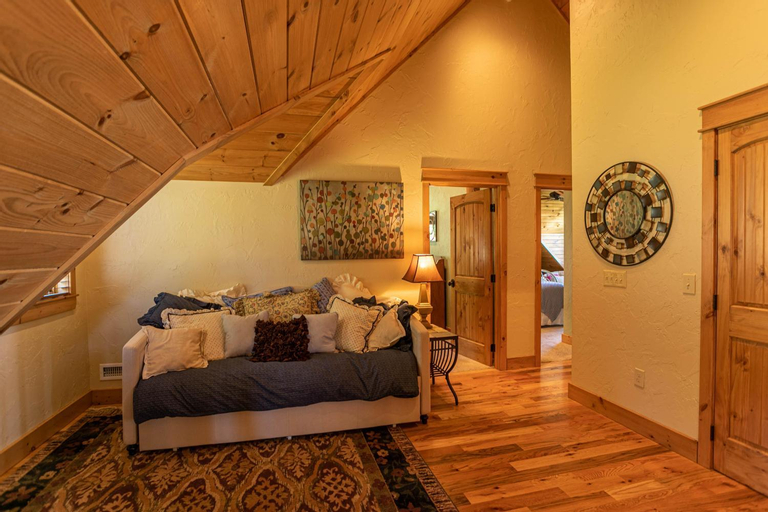 The Lodge, Watauga