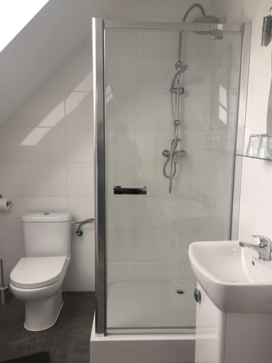 Bathroom, Agroturystyka Listomie, Myślibórz