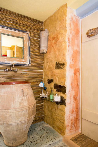Bathroom 3, The Old Pomegranate House, Crete
