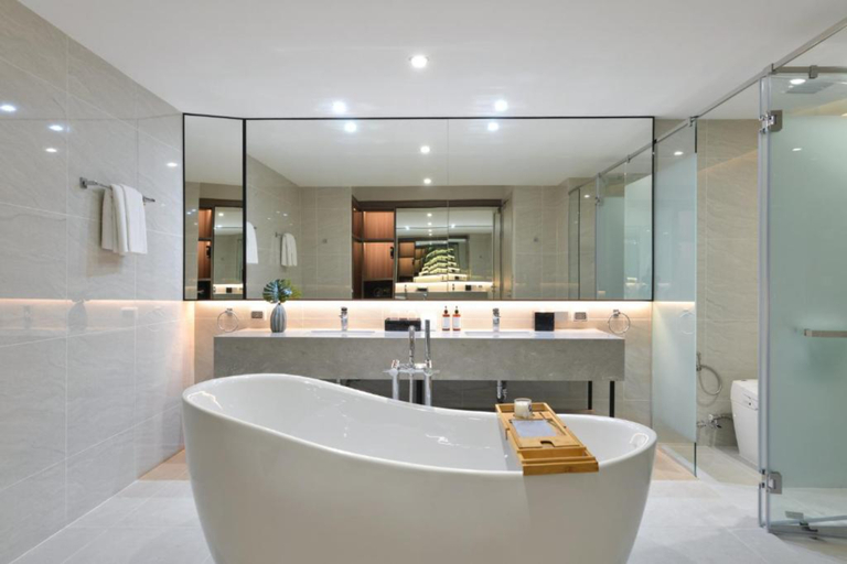Bathroom 5, GM Estate Hotel and Executive Apartments Bangkok, Khlong Toey