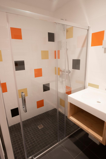 Bathroom 3, L'Oree des Sources, Puy-de-Dôme