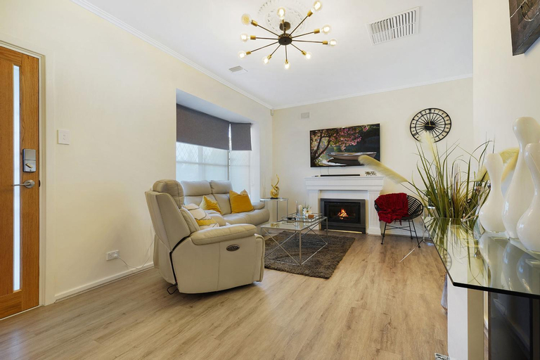 Others, West Beach House 4U, Adelaide