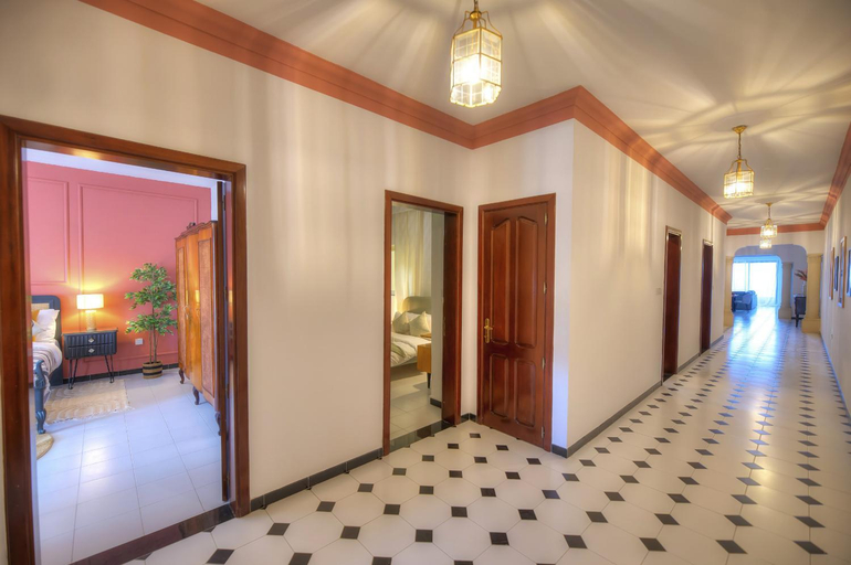 Others 4, Beautifully furnished seafront 4 bedrooms GOSLM-4