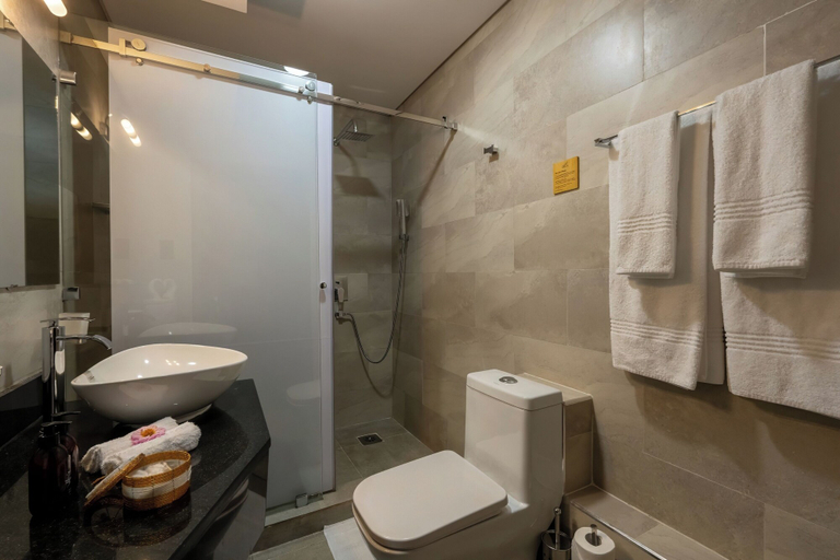 Bathroom 4, Mantis Kivu Marina Bay Hotel, Rusizi