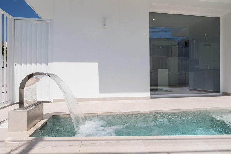 Sport & Beauty 2, Bossa Bay Suites with Private Pool - MC Apartments Ibiza, Baleares