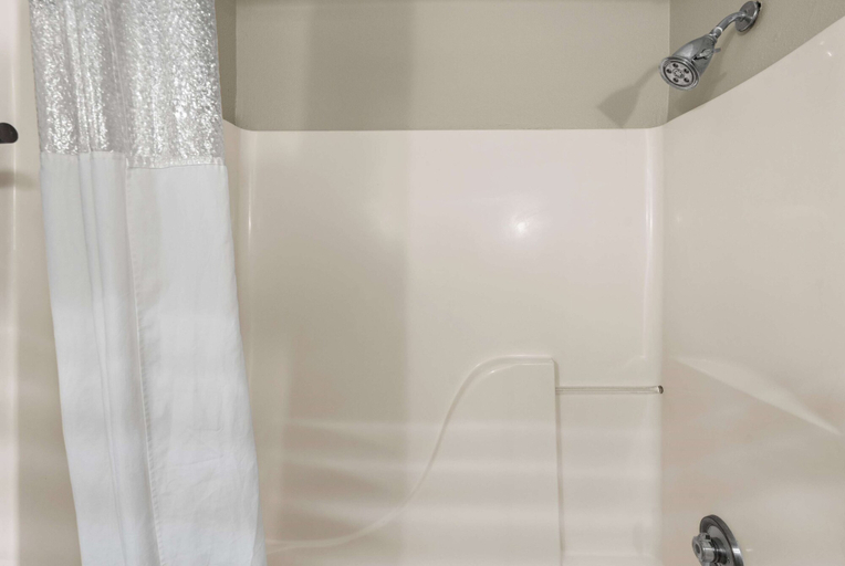 Bathroom 4, Baymont by Wyndham Lawrence, Douglas