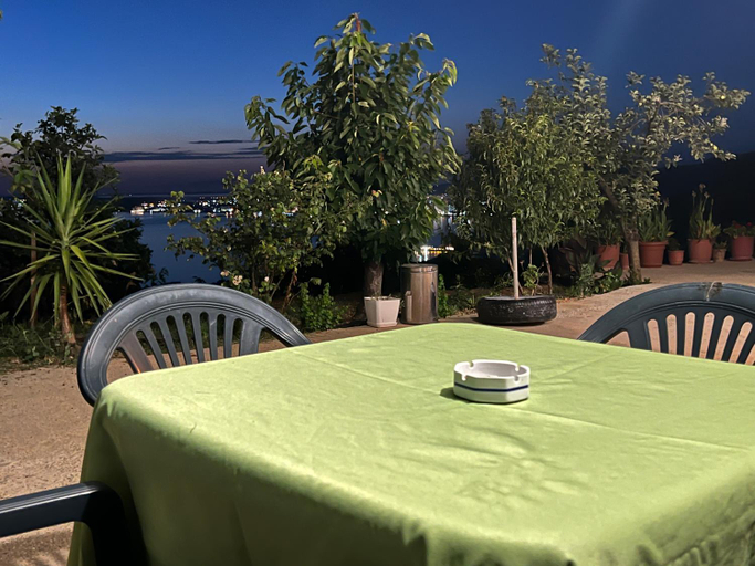 Food & Drinks 4, Markev Apartments, Vlorës