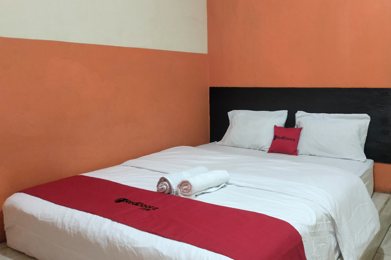 RedDoorz @ Oxy Residence Manado, Manado