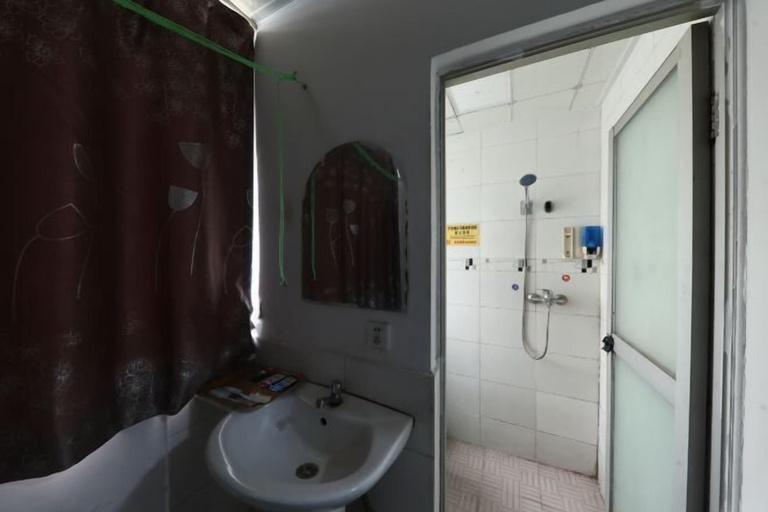 Bathroom 3, Jinhongye Hotel, Dongguan