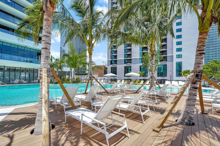 Room 5, Spectacular 1 BR Apartment With Pool, Miami-Dade