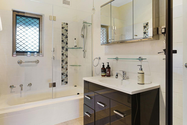 Bedroom 5, West Beach House 4U, Adelaide
