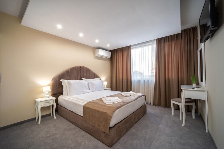 Others 2, Hotel Rivera, Dobrich