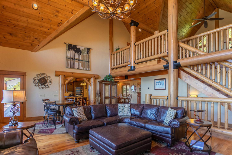 Others 3, The Lodge, Watauga