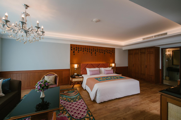 Bedroom 12