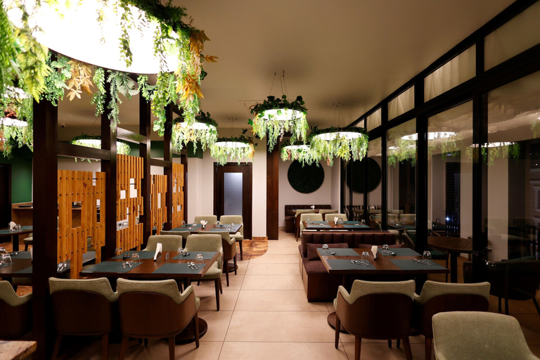 Food & Drinks 5, Quality Inn City Centre Varanasi, Varanasi