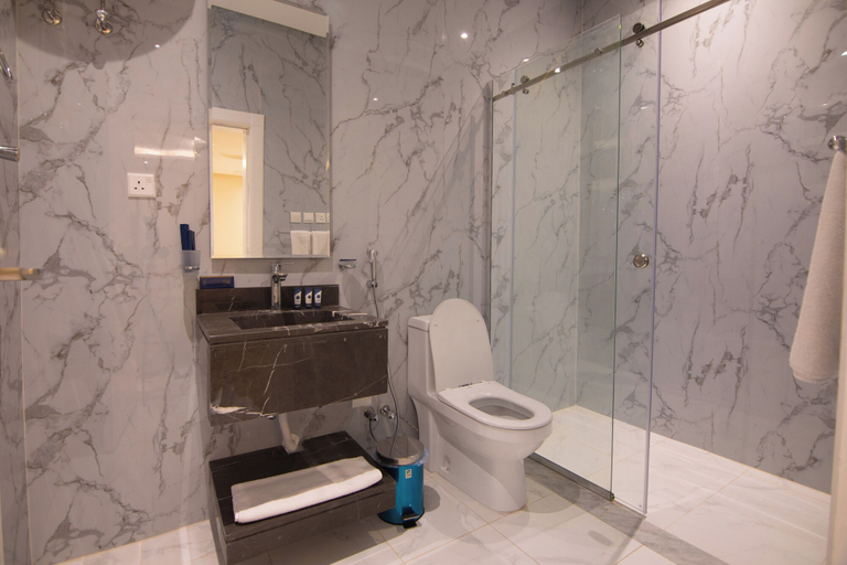 Bathroom 5, Towlan Alfalah Serviced Apartments, Riyadh
