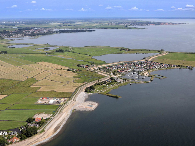 Exterior 3, Holiday Home With Sauna, Near the Markermeer, Waterland
