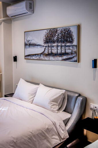 5, Diamond Suites 32, Central Macedonia