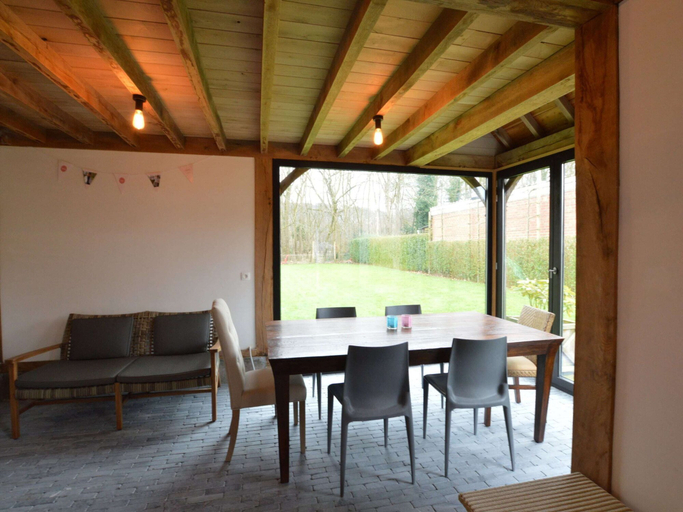 Others 4, Cozy Holiday Home in Aalter near Lake, Oost-Vlaanderen