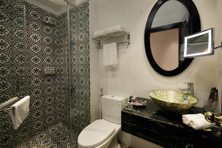 Bathroom 11