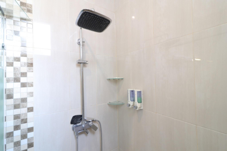 Bathroom 8