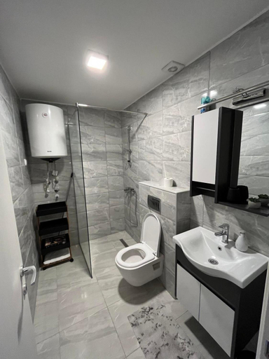Others 2, Apartmani Stari Aerodrom