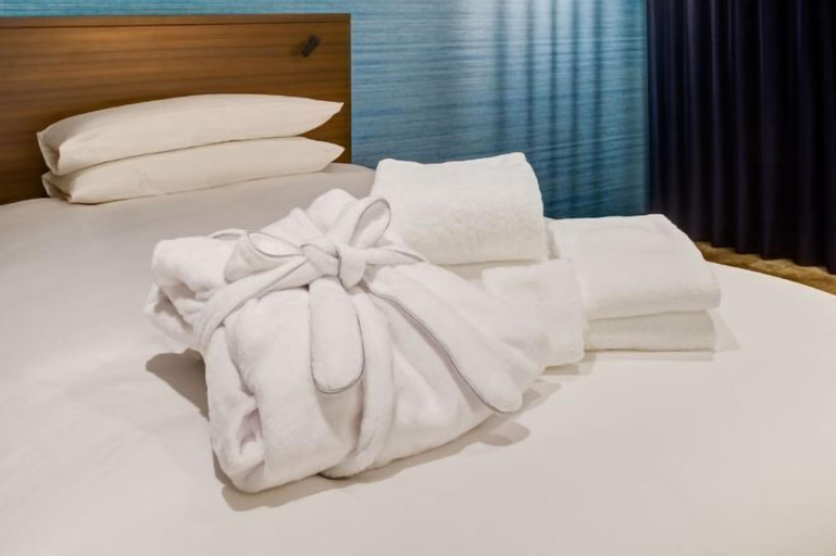 Bedroom 14