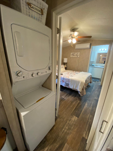 Bedroom 2, Your Own Cozy Tiny Home, Cobb