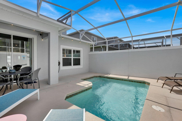 Sport & Beauty 5, 1128 Challenge dr, Osceola