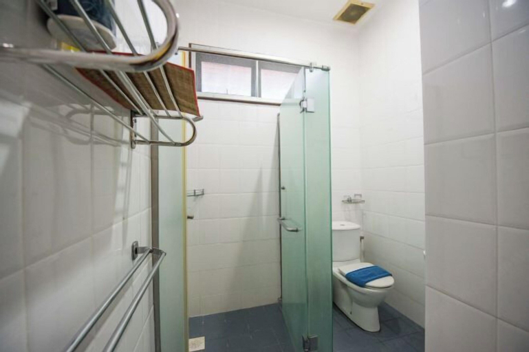Bathroom 24