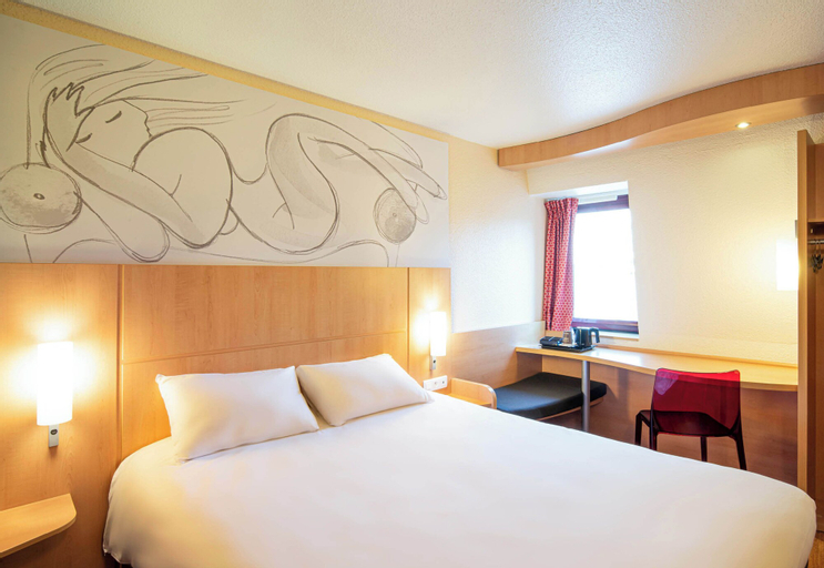 Bedroom 13
