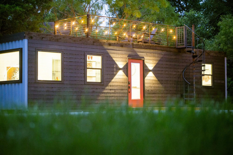 Exterior, The Merlot - Unique Container Home Near Waco Attractions, McLennan