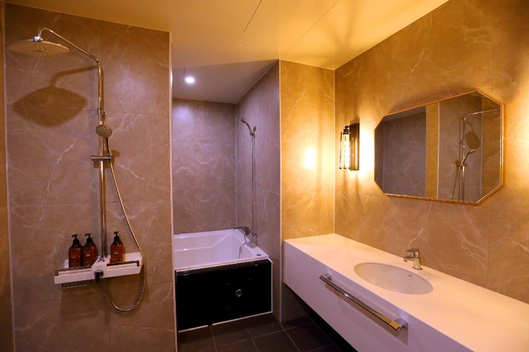 Bathroom 11
