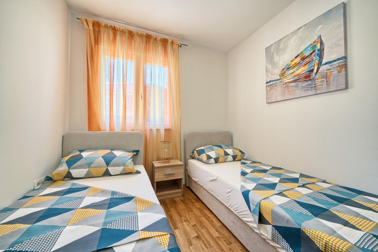Others 5, Apartments Mestrovic with heated swiming pool- near Split, Kaštela