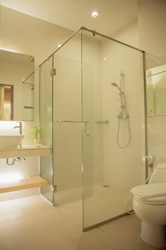 Bathroom 7
