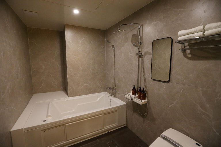 Bathroom 9