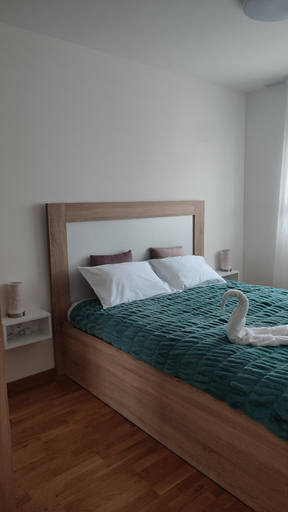 Others 5, Apartmani Stari Aerodrom
