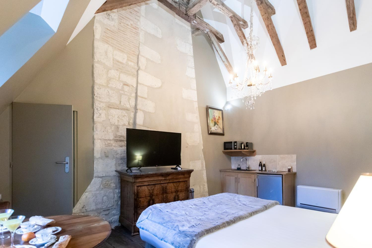 Others 4, La Demeure Renaissance - Charme Calme Confort Climatisation - Panette Collection - parking prive cou, Cher