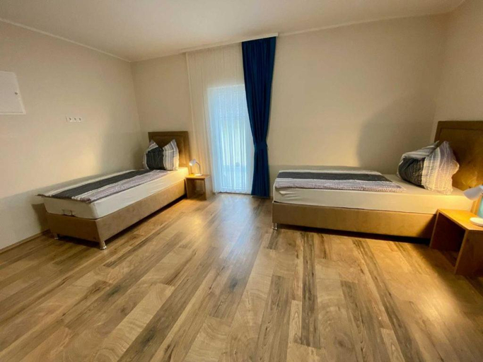 Others 3, Pension Austria, Bruck-Mürzzuschlag