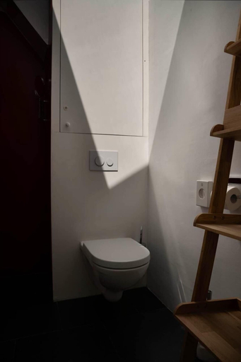 Bathroom 3, Hotel Colvenier, Antwerpen