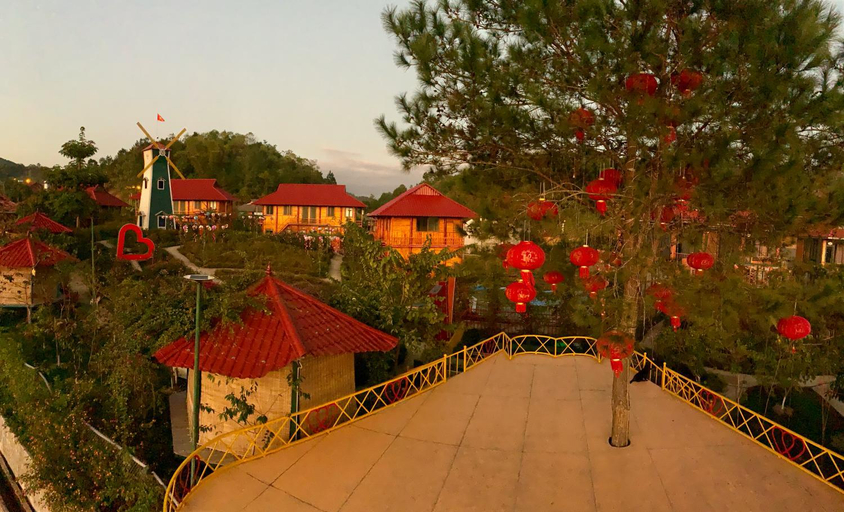 Others 4, Love hill than Uyên, Thanh Uyen