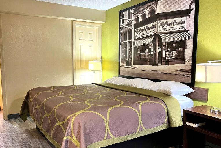 Bedroom 3, Super 8 by Wyndham Lafayette, Tippecanoe