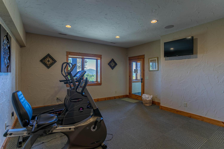 Others 4, The Lodge, Watauga
