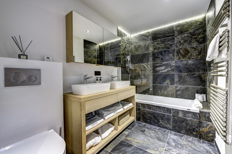 Bathroom 2, Chalet Green Forest, Haute-Savoie