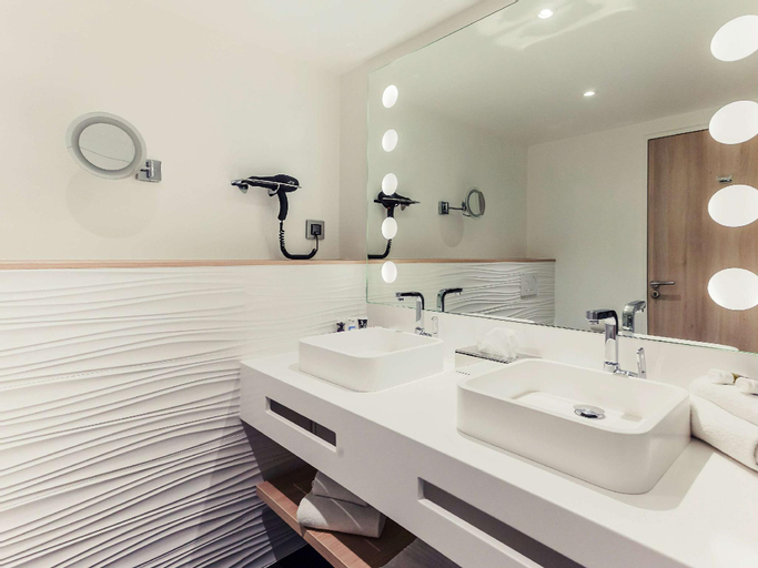 Bathroom 8