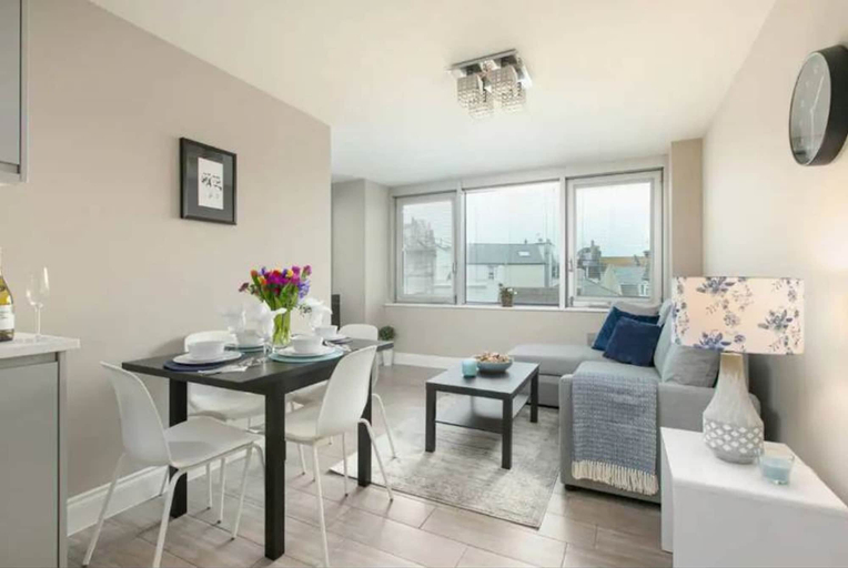 Room 2, Spacious Perfect Location Moments Away From Pier, Brighton and Hove