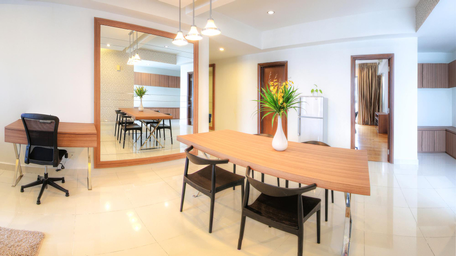 Dining Room 4