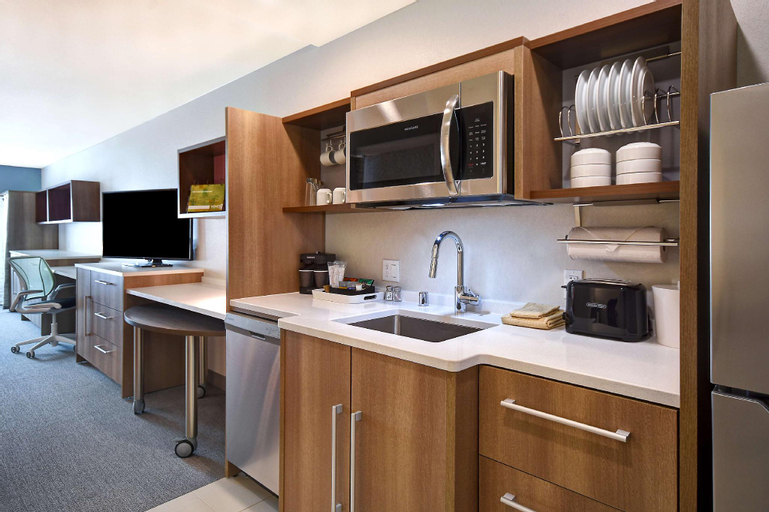 Dining Room 10