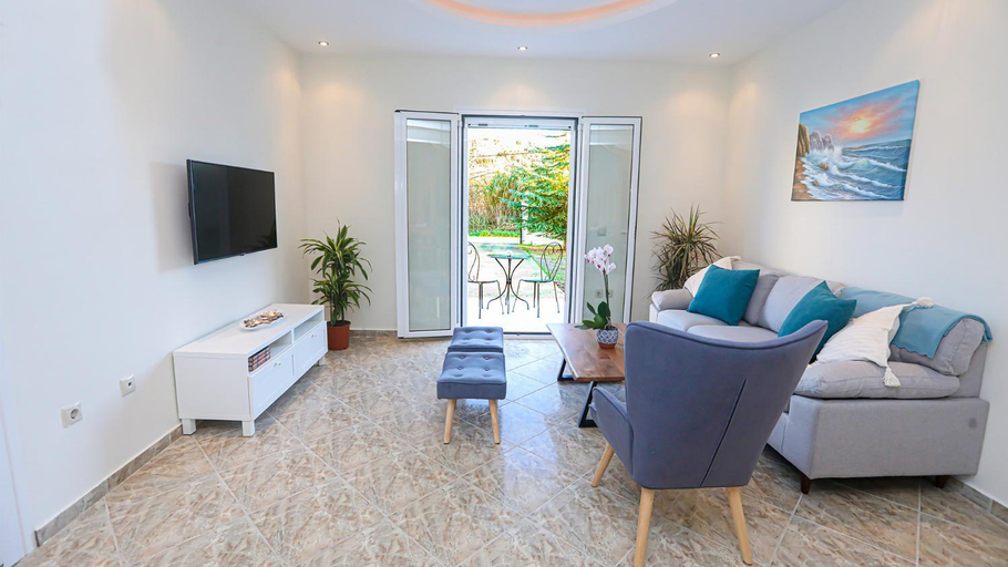 Shared lounge/TV area, Villa Dryad Corfu, Ionian Islands